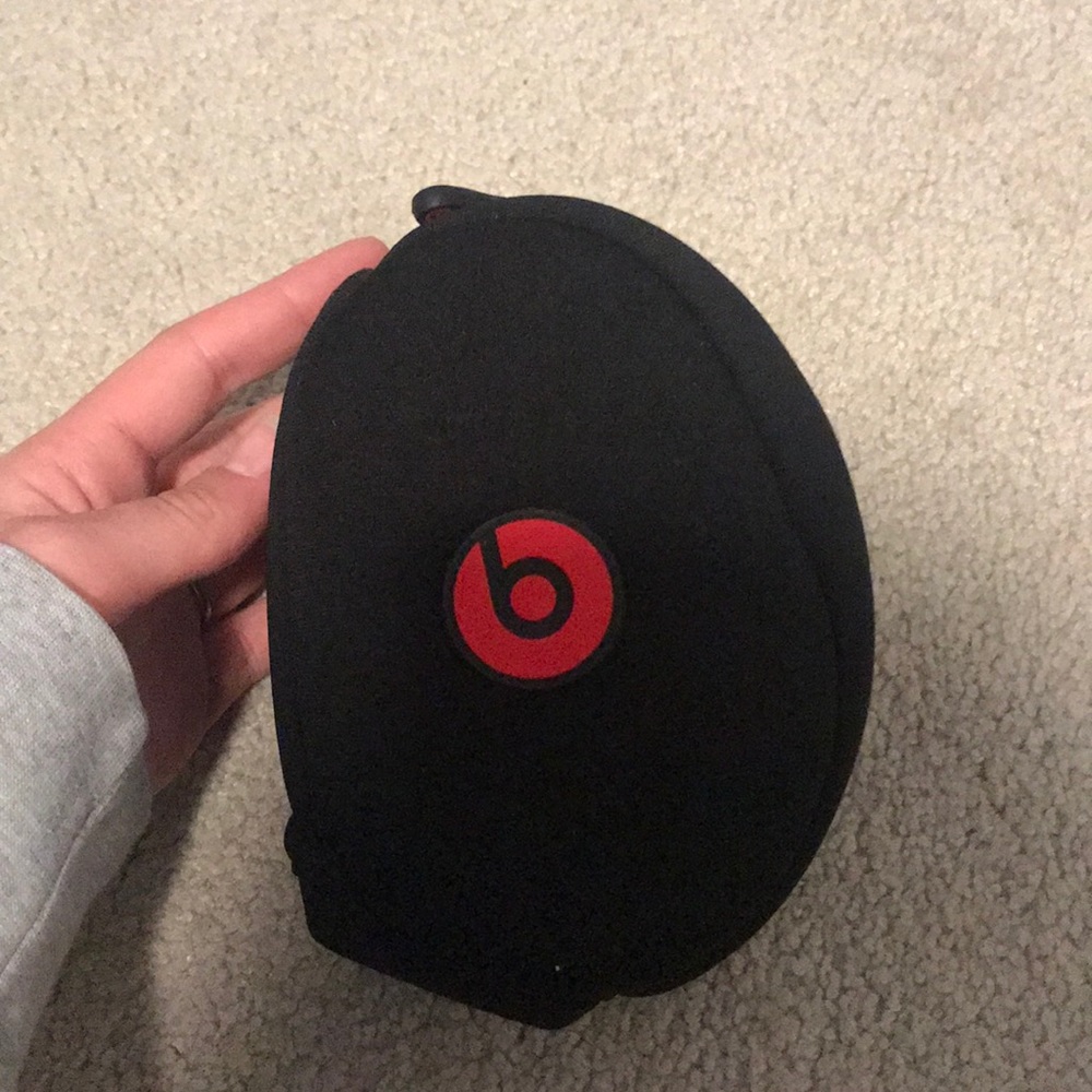 Very nice beats headphones